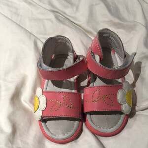 Umi leather 5.5 peach flower sandal worn once